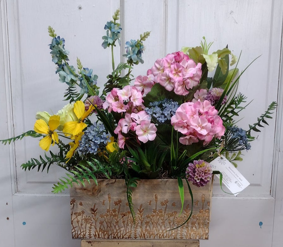 K457 - Pink Geranium Arrangement in a Wood Box