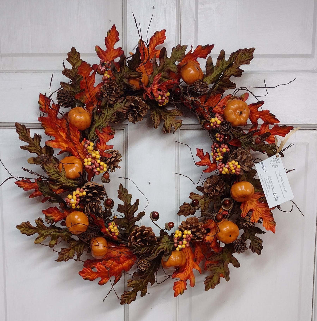 PM46 - Fall Wreath with Leaves & Pumpkins