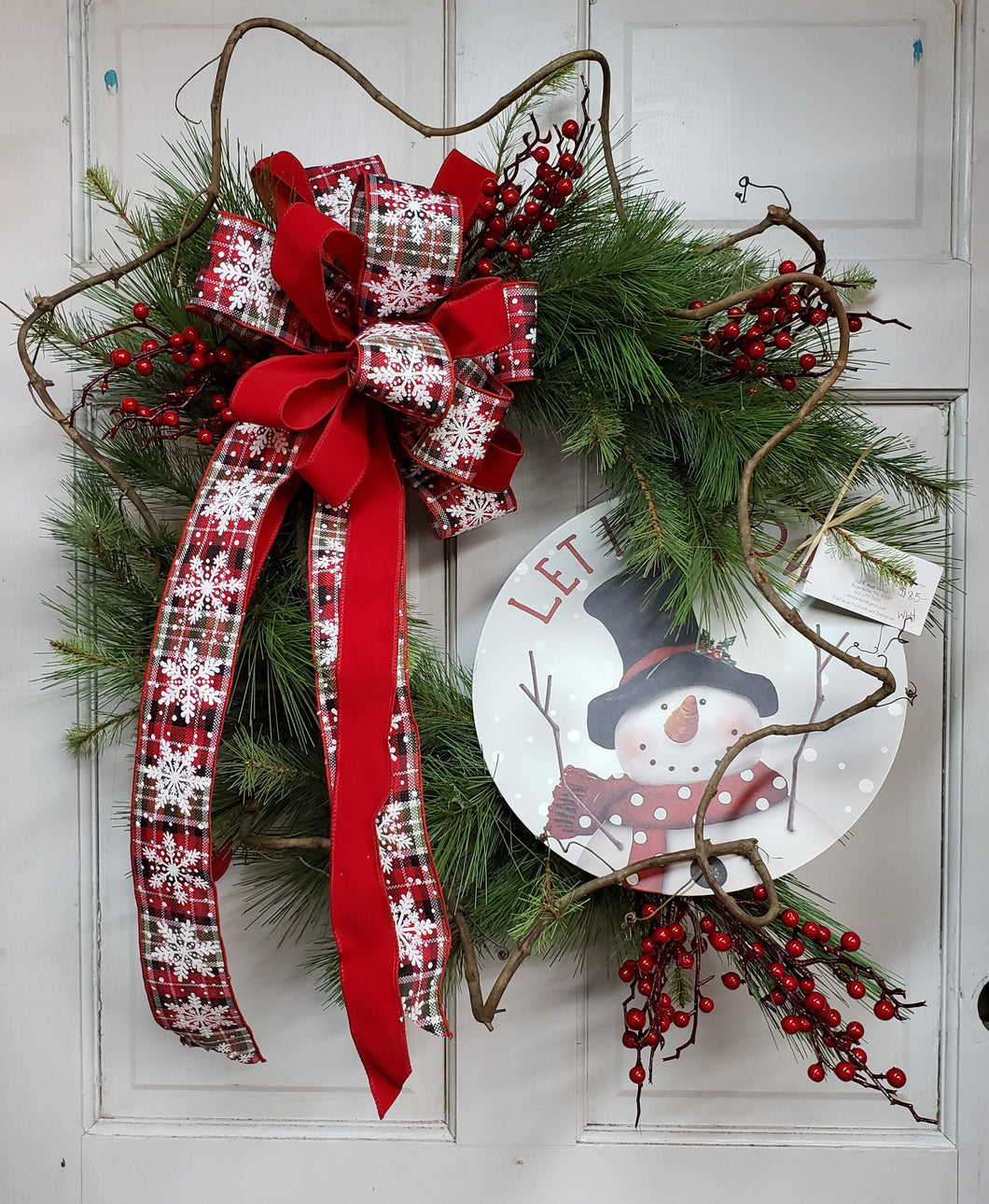 W64 - Greenery Wreath with Snowman Tin